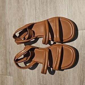 🤎a new day Strappy Velcro Sandals Size 6